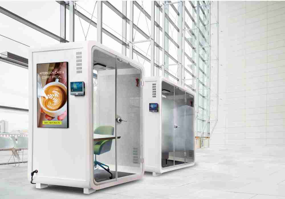 尊龙集团子公司达擎之智慧行动办公舱，，，采用PDLC智能调光玻璃设计，，透过通电与断电的电流切换，，，呈现透明与雾面效果，，，，具节能降耗特性并兼顾隐私，，，确保信息安全