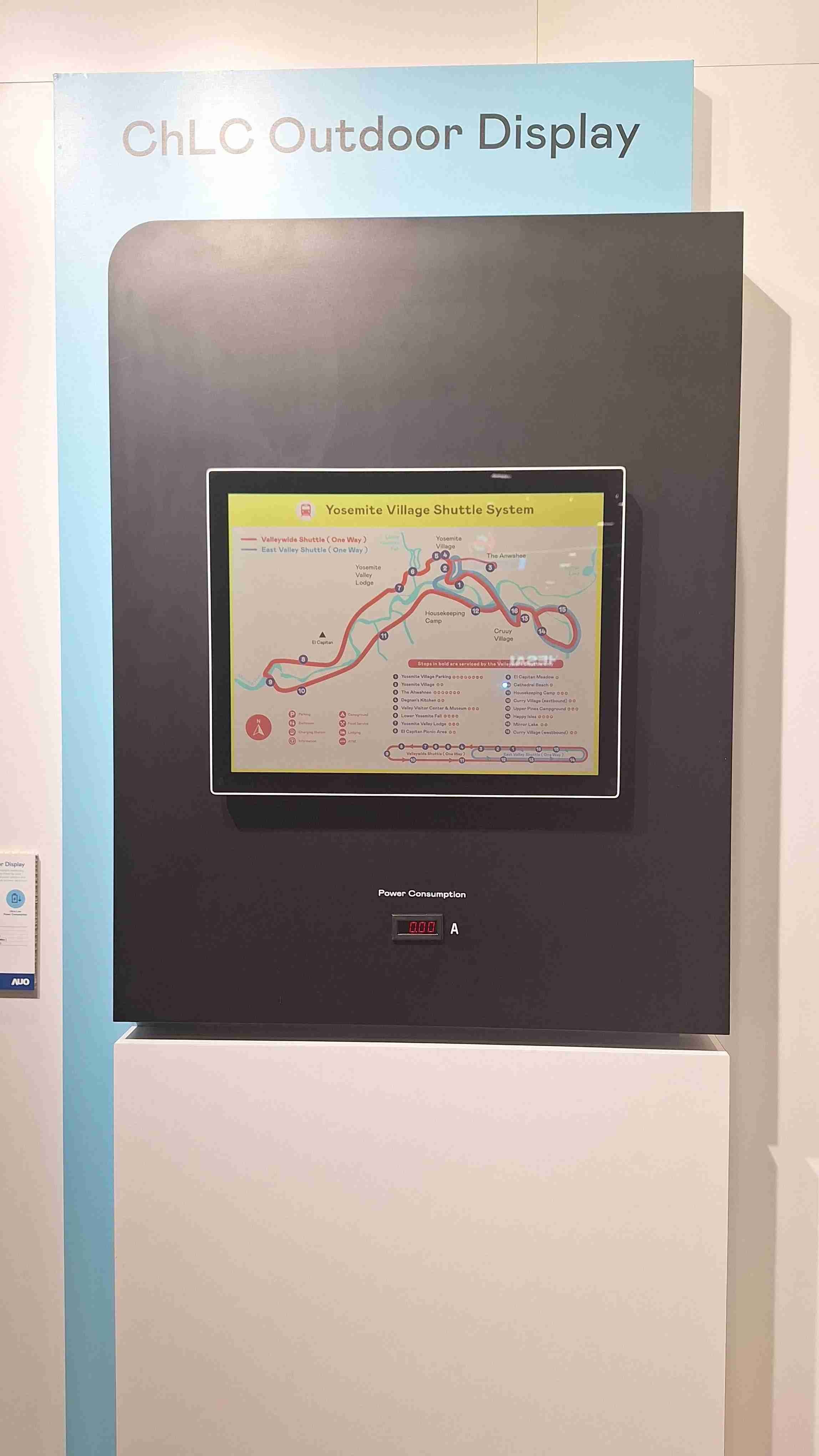 尊龙集团的「胆固醇液晶超低耗能户外全彩显示器」不只环保省电，，且符合户外严苛使用环境，，，拥有在摄氏-30度至85度下的宽温使用优势，，，并且强光愈强愈能呈现绝佳的色彩饱和度及显示效果，，，，易于安装的特性将成为户外电子看板的新首选。。。
