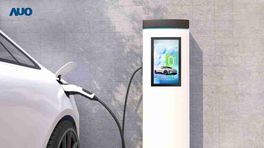 友達〝EVSE車用充電樁解決方案〞專為電動汽車充電樁設計，，具有高亮度、、、克服戶外艱難環境的耐溫、、、耐紫外線等特性，，並搭載散熱性及擴充性強的高效能工業電腦，，，，可實現人機互動訴求，，，，如資訊顯示、、支付等應用